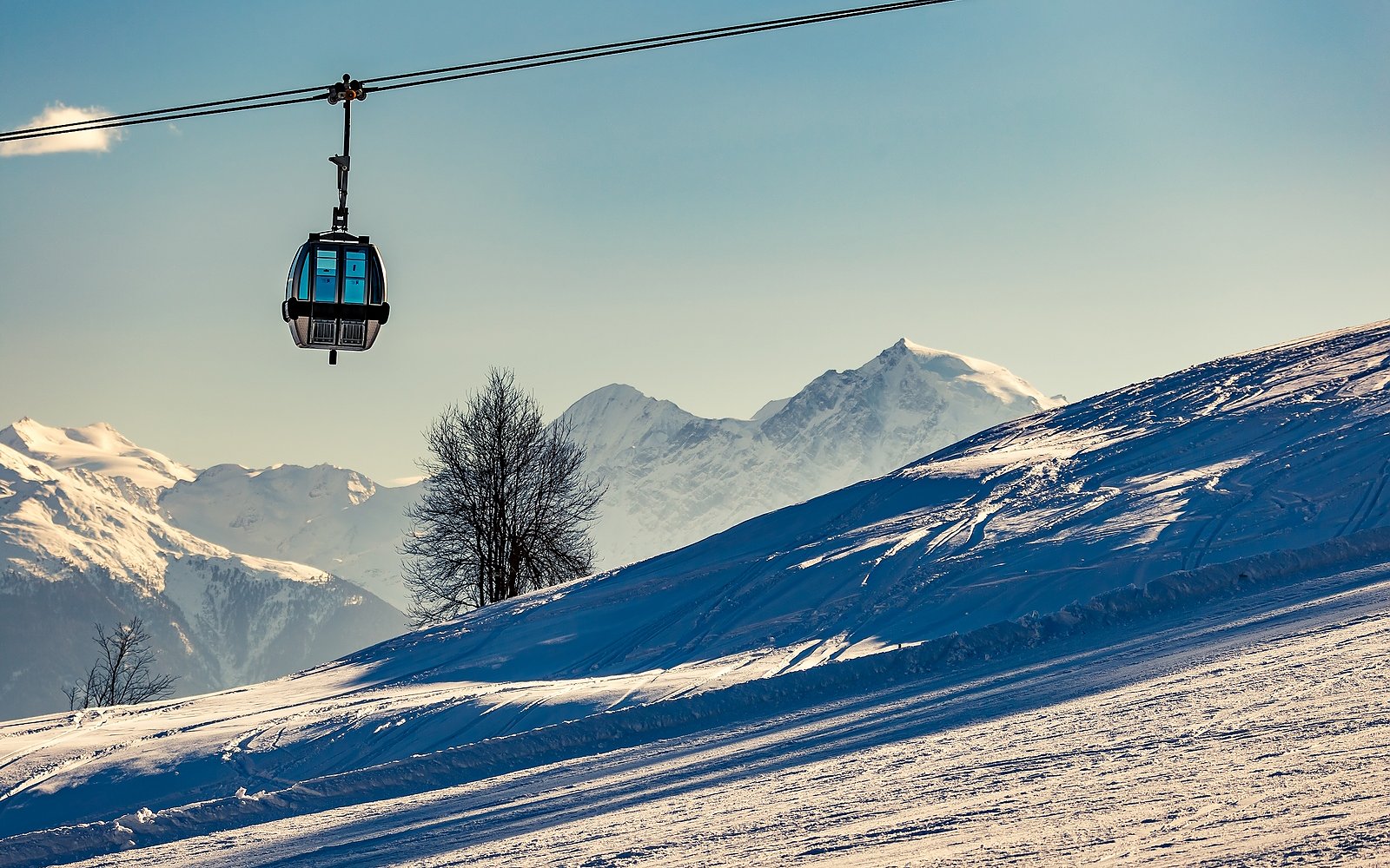 View on the circulating ropeway of Haideralm an the Ortler View on the circulating ropeway of Haideralm an the Ortler